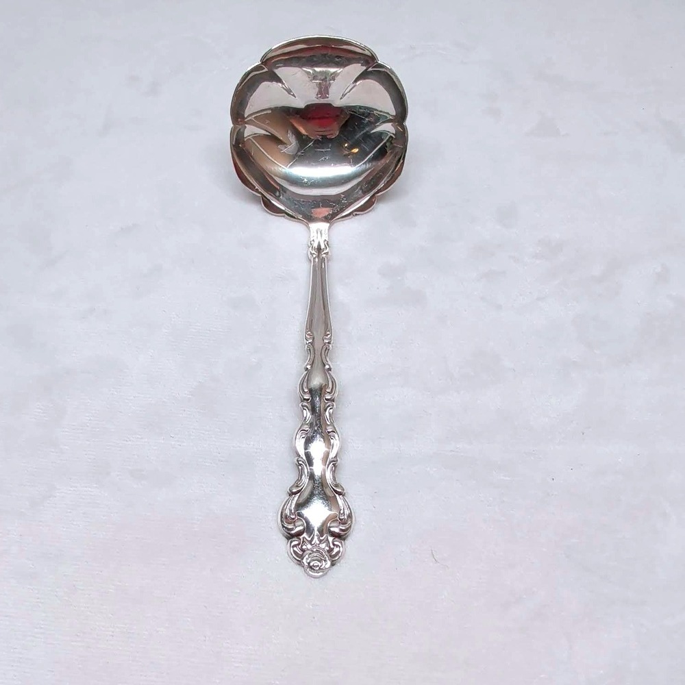 Oneida Community BEETHOVEN Silverplate Gravy Ladle Vtg Rose Scalloped 6.5"